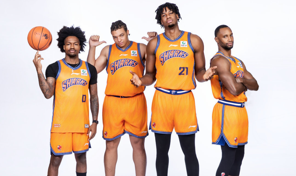 世俱杯买球网站-刚下车就开练！战上海3条件对广东不利，粤媒支招杜锋：学深圳